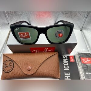 Ray-Ban Wayfarer Black / Dark Green RB4195 601/9A Sunglasses NWT Polarized